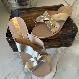 Kaanas Tais Bow Sandals in Gold